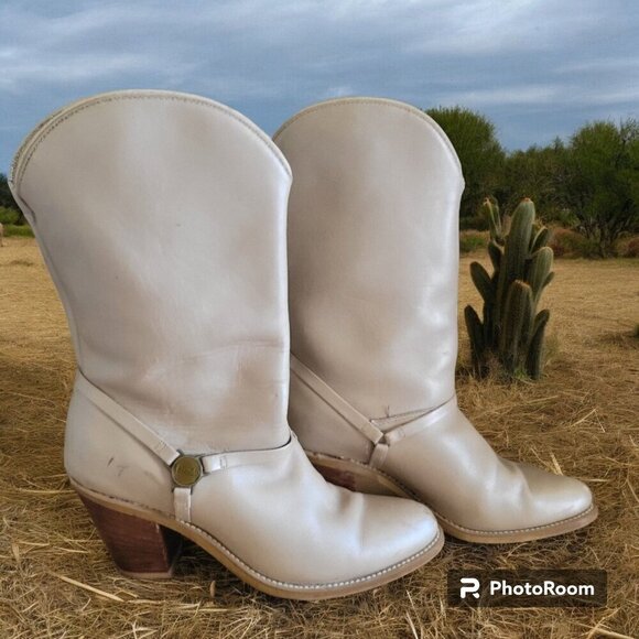 Laredo Chic Vintage BeigeStacked Heel Boot - 9B